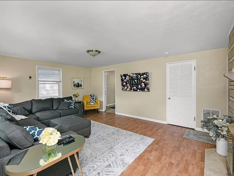 1819 Corby Blvd — Photo 3