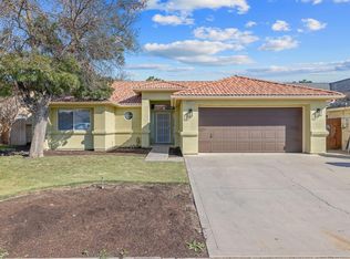 2411 Cottonwood Dr, Hanford, CA