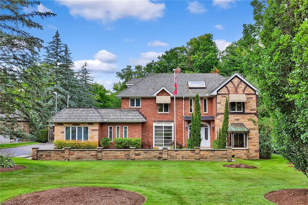 32 Maple Hill Dr, Kitchener, ON N2M 2R8 | MLS #40799493 | Zillow