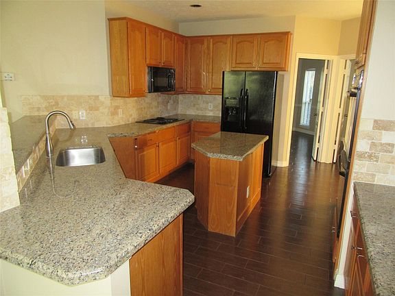 5th image of 914 Ivory Ridge Ln