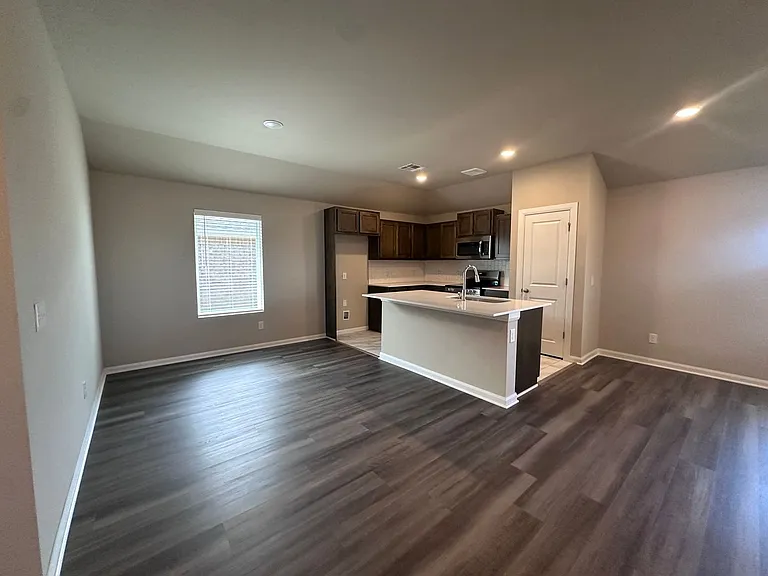 3708 S East 81st St — Photo 10