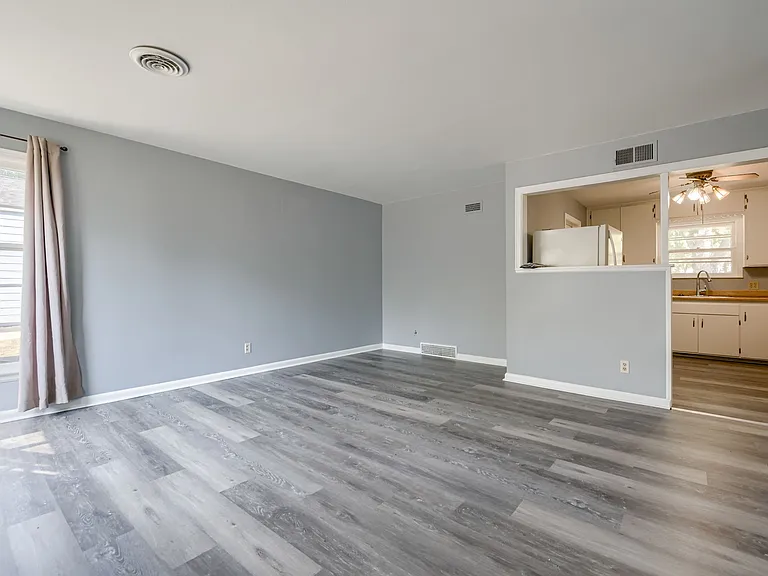 7419 Lamar Ave — Photo 4