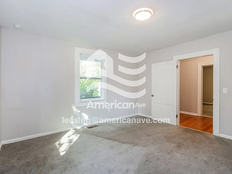 906936_012_wm_-_bedroom_13190339.jpg