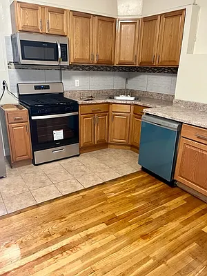 Rented by Alexander Bilu, LREB | media 12