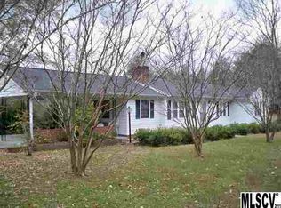 1102 Harrisburg Dr SW, Lenoir, NC 28645