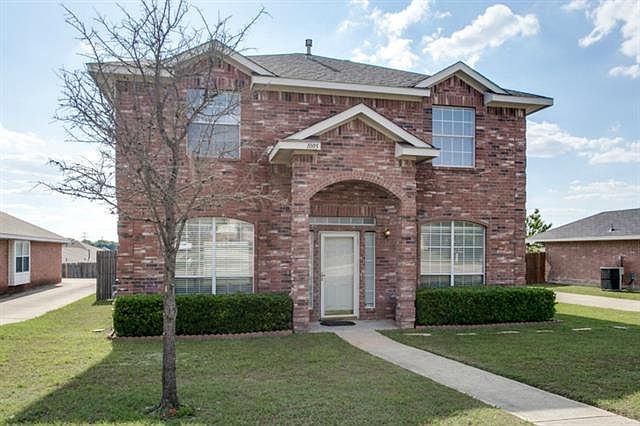1st image of 1005 Mockingbird Ln