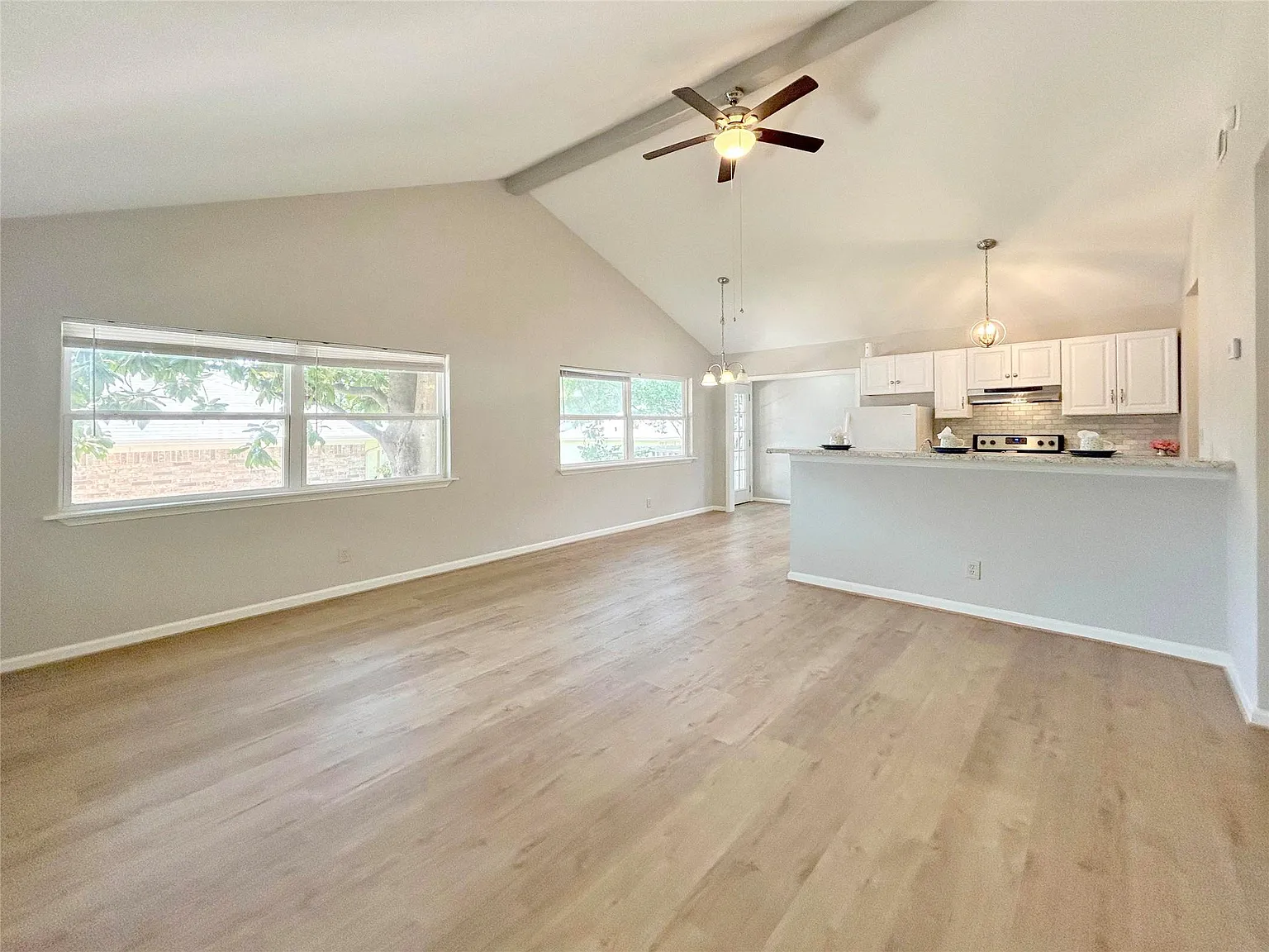 2 bed, 2.0 bath, 1016 sqft, $1,325 — Photo 2