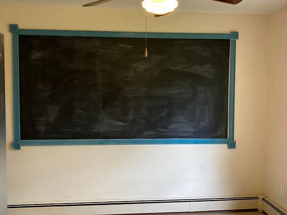 4th image of 2536 Walnut Ave
