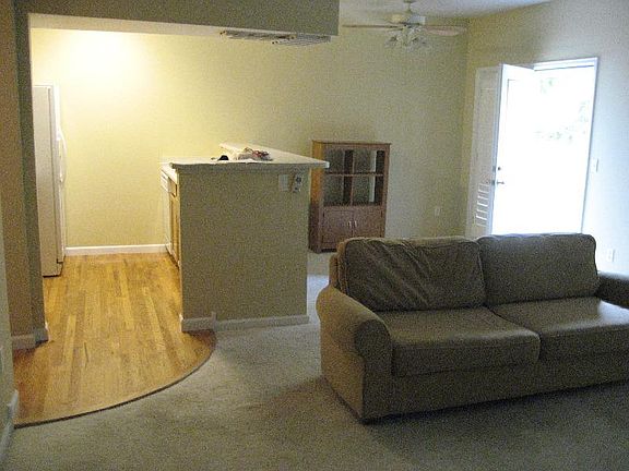 living room/kitchen
