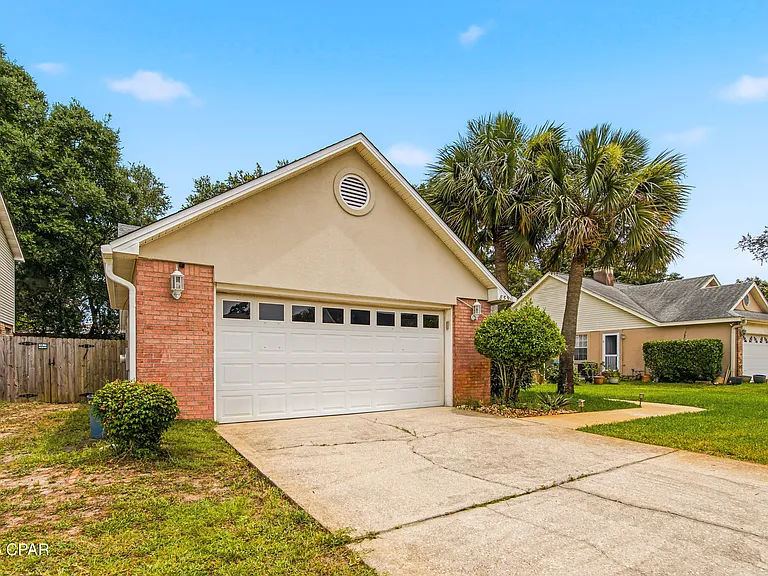 855 Mande Ct — Photo 2