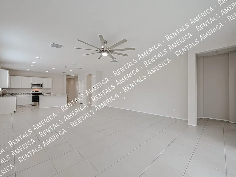 10338 W Wier Ave — Photo 11