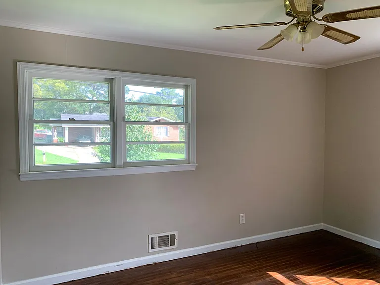 3240 Commodore Dr — Photo 14