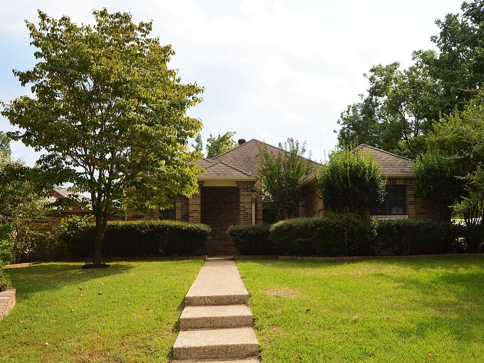 1st image of 201 Heritage Cir