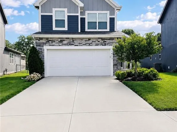 1413 Newport Ln, Raymore, MO 64083
