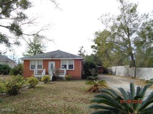407 Waveland Ave, Waveland, MS 39576