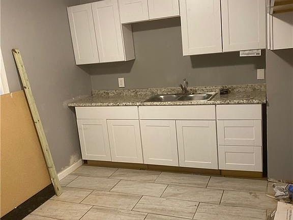 2nd image of 3011 S Moreland Blvd
