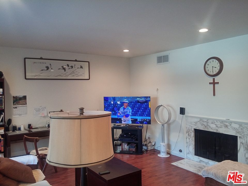 2nd image of 837 S Windsor Blvd APT 5