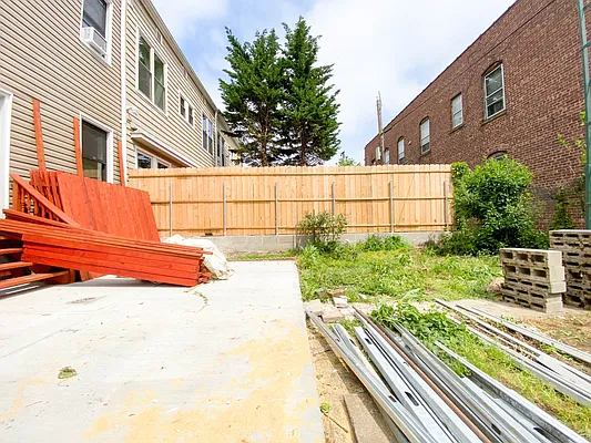 Rented by RealTegrity NY LLC | media 31