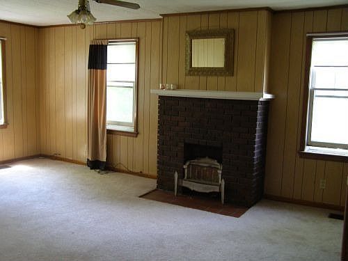 Living Room, 119