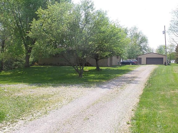 3rd image of 701 Hoffman Dr