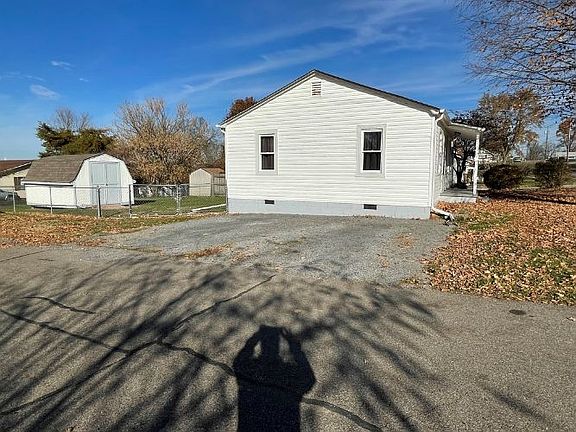 4th image of 926 Lennie Ave