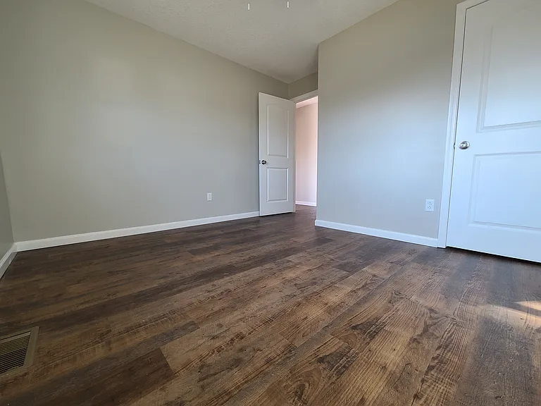 107 Hamilton Cir #107 — Photo 5