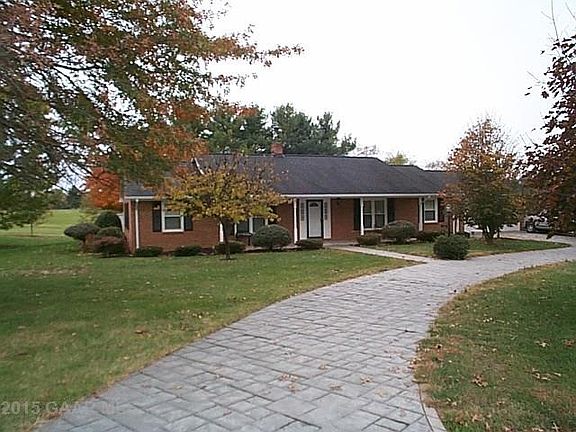 4th image of 76 Bluestone Dr