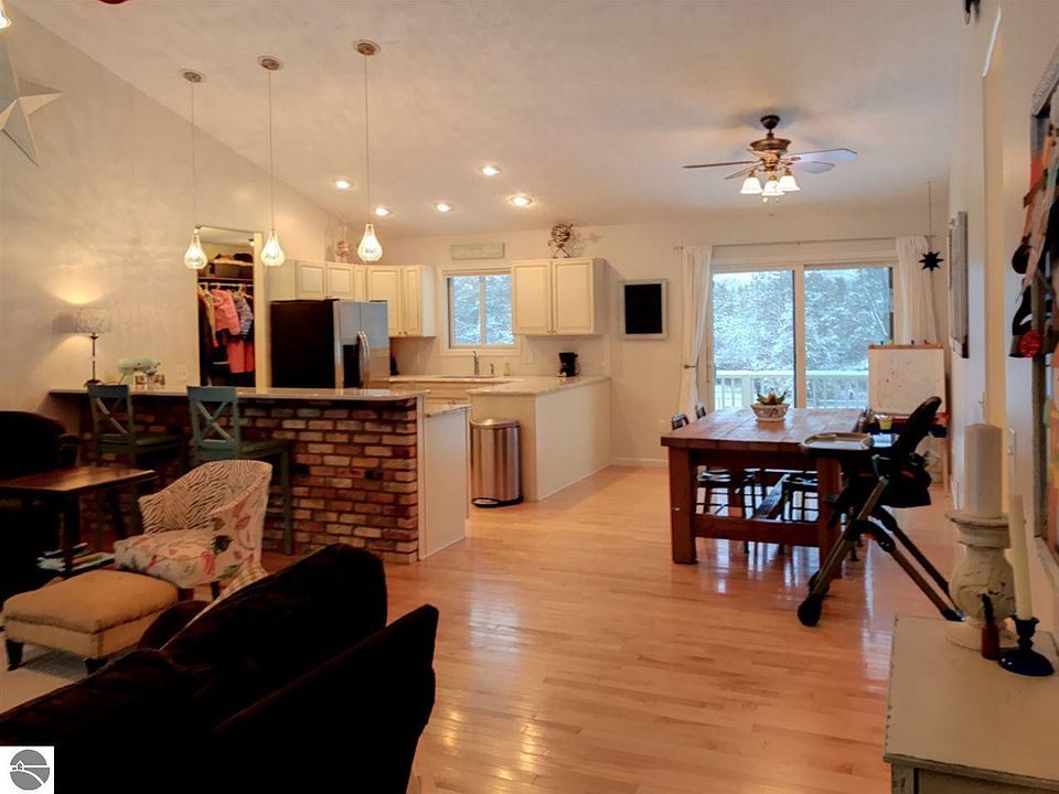 1st image of 270 Bramblewood