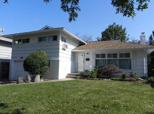 665 Richmond Rd, East Meadow, NY 11554