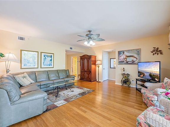 3rd image of 760 Waterford DR #203