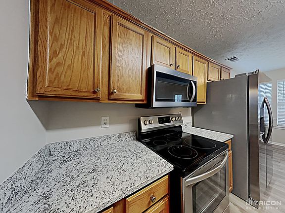 5th image of 5005 Towne Park Dr