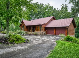 211 Maple Ln, Jamestown, TN 38556