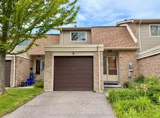 8 Chamberlain Ct, Ajax, ON L1S3M7
