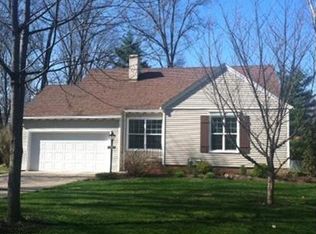 28514 W Oviatt Rd, Bay Village, OH 44140