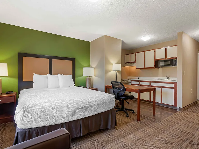 Studio Suite - 1 Queen Bed