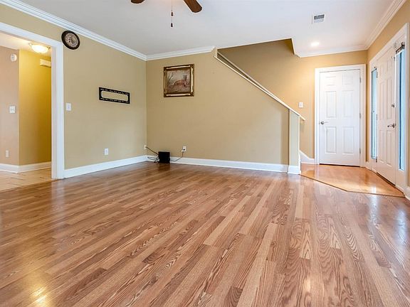 3rd image of 409 E Tiverton Way