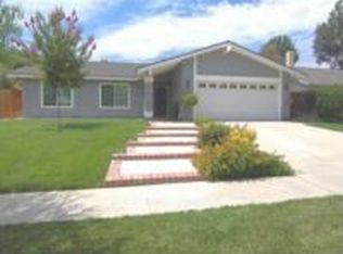 900 Nottingham Dr, Corona, CA 92878