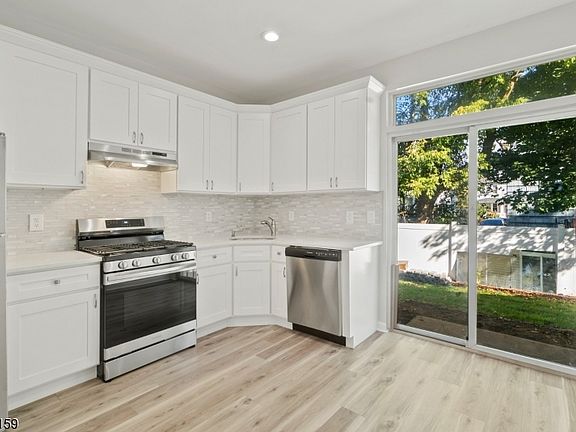 5th image of 10 Derby St