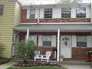 5th image of 864 Village Dr