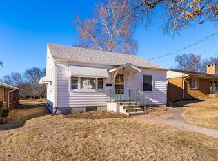 289 Burnside Ave, Muscatine, IA 52761