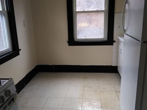 2nd image of 3670 Vine St #2