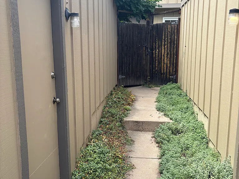 8651 E Amherst Dr — Photo 42