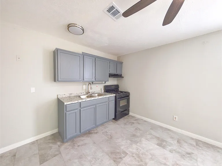 4919 Connorvale Rd — Photo 24