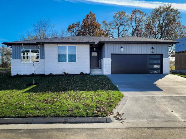 104 E Acacia Circle, Clever, MO 65631