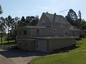 2nd image of 844 Railway St