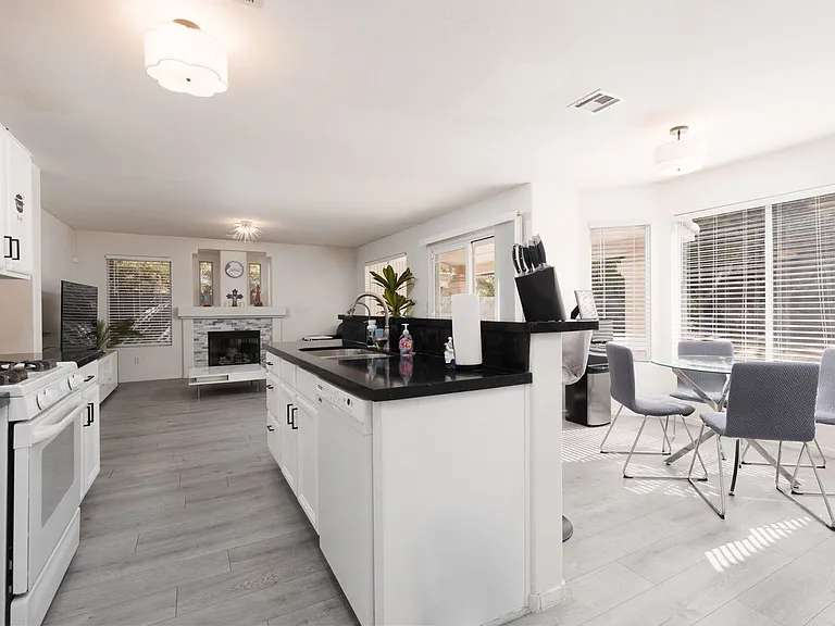 2165 Crestline Falls Pl — Photo 10