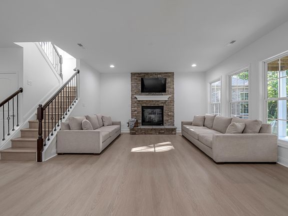 3rd image of 317 Red Cedar Dr