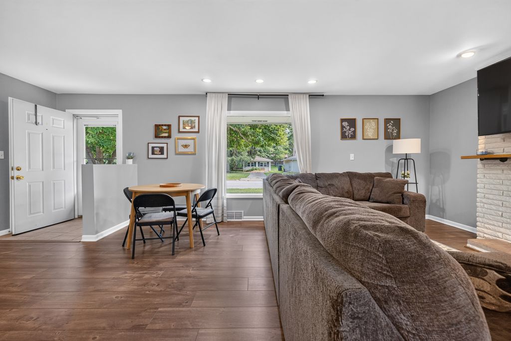 411 Bowles St, Normal, IL - View 6