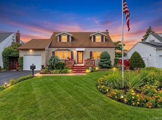 150 W 19th Street, Deer Park, NY 11729