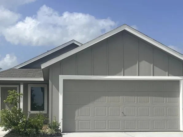 1221 Charlotte Way, Wharton, TX 77488